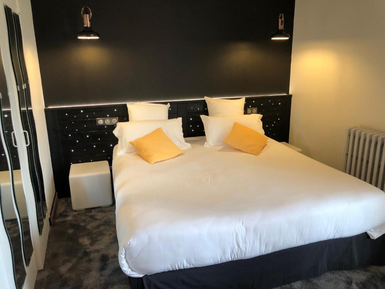 Logis Hotel Et Spa Chez Camillou Aumont-Aubrac Buitenkant foto